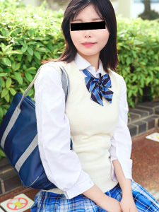 10-102126-01 On the train : Kanako Seto